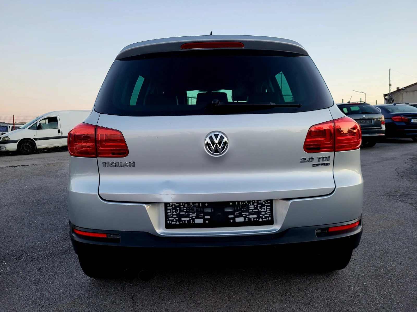 VW Tiguan 2.0TDI, снимка 6 - Автомобили и джипове - 54974786