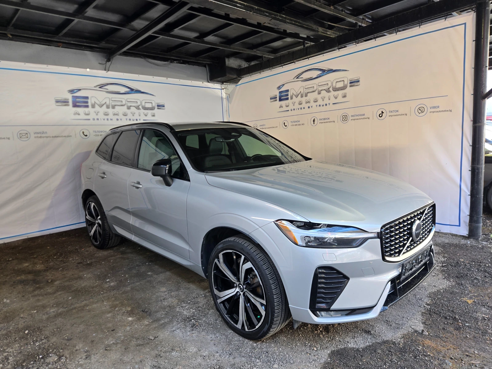 Volvo XC60 | 4X4* ПОДГРЕВ* BOWERS & WILKINS* , снимка 3 - Автомобили и джипове - 56130499