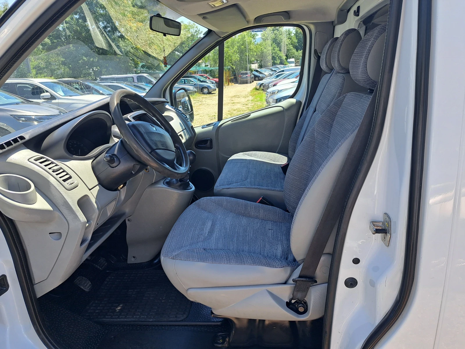 Renault Trafic 2.0 DCI, снимка 9 - Бусове и автобуси - 55067584