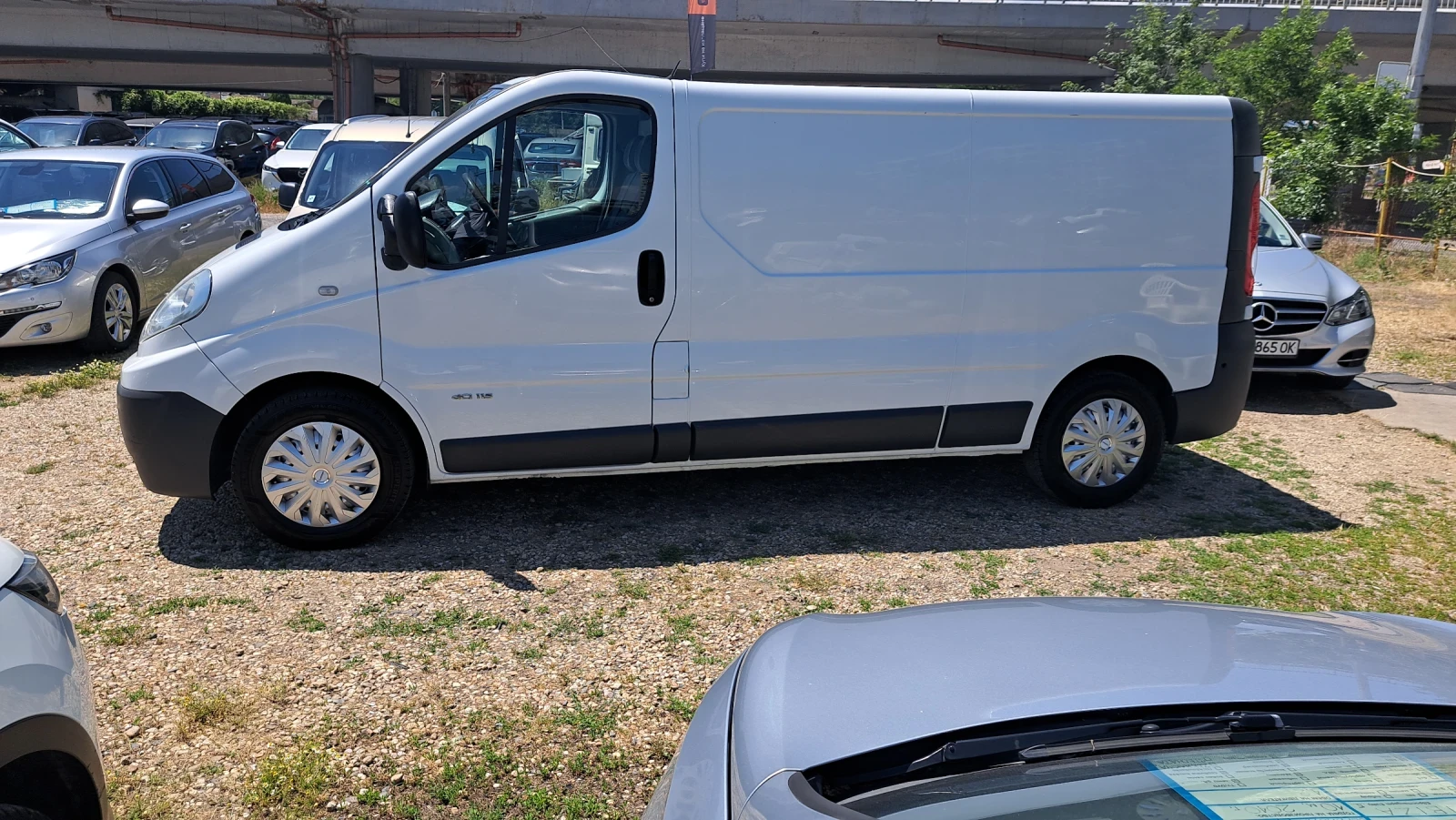 Renault Trafic 2.0 DCI, снимка 2 - Бусове и автобуси - 55067584