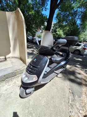     Piaggio Hexagon