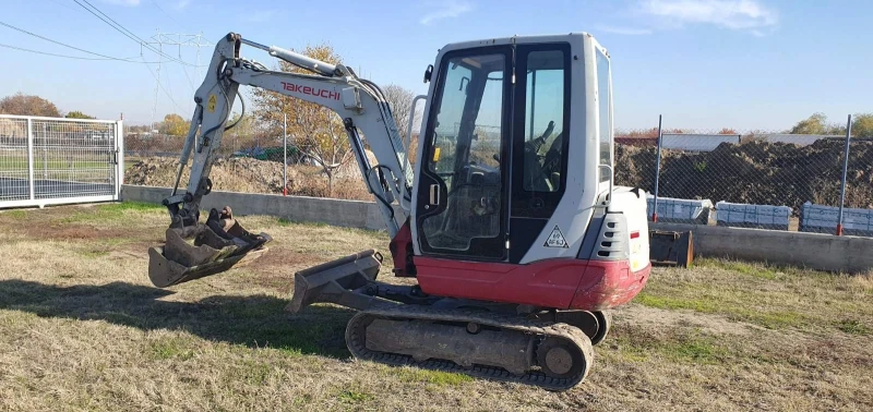 Багер Takeuchi, снимка 3 - Индустриална техника - 52459626