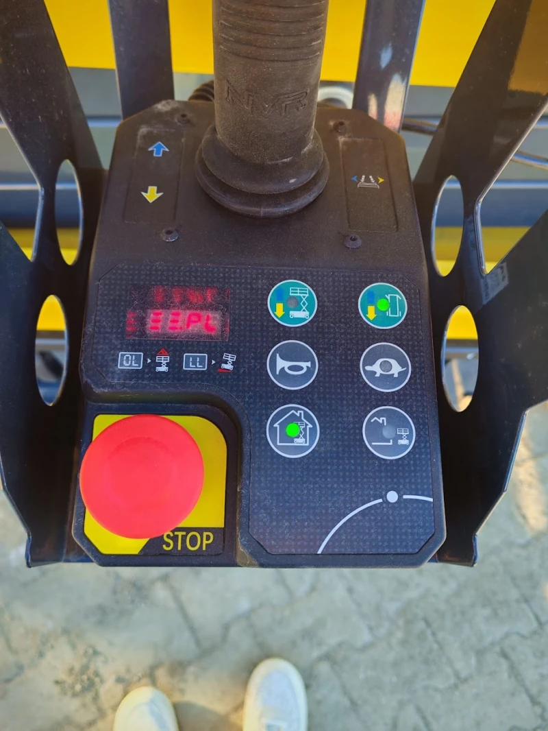 Автовишка Друга марка Bautrax SL8, снимка 6 - Индустриална техника - 53179554