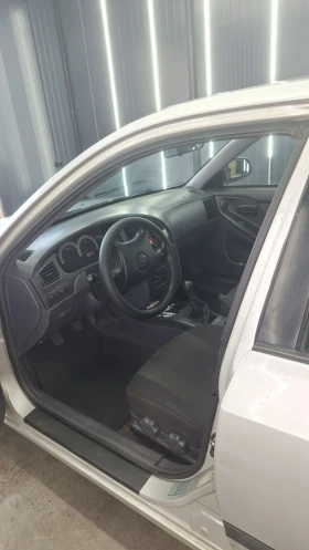 Hyundai Elantra 1.6 бензин /газ, снимка 8