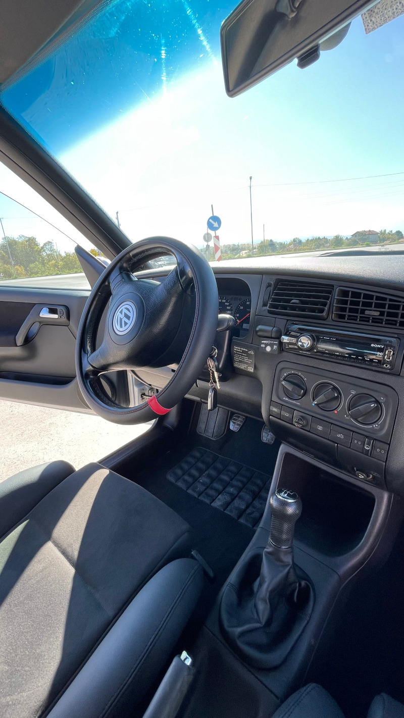 VW Golf Кабрио 1.6, снимка 15 - Автомобили и джипове - 43655077
