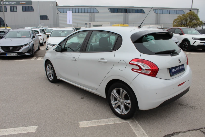 Peugeot 208 КЛИЕНТСКИ АВТОМОБИЛ, снимка 4 - Автомобили и джипове - 48076567