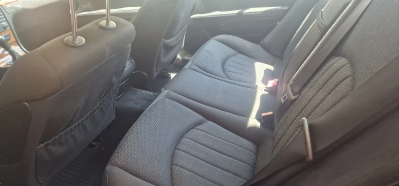 Mercedes-Benz E 220, снимка 6 - Автомобили и джипове - 52574691