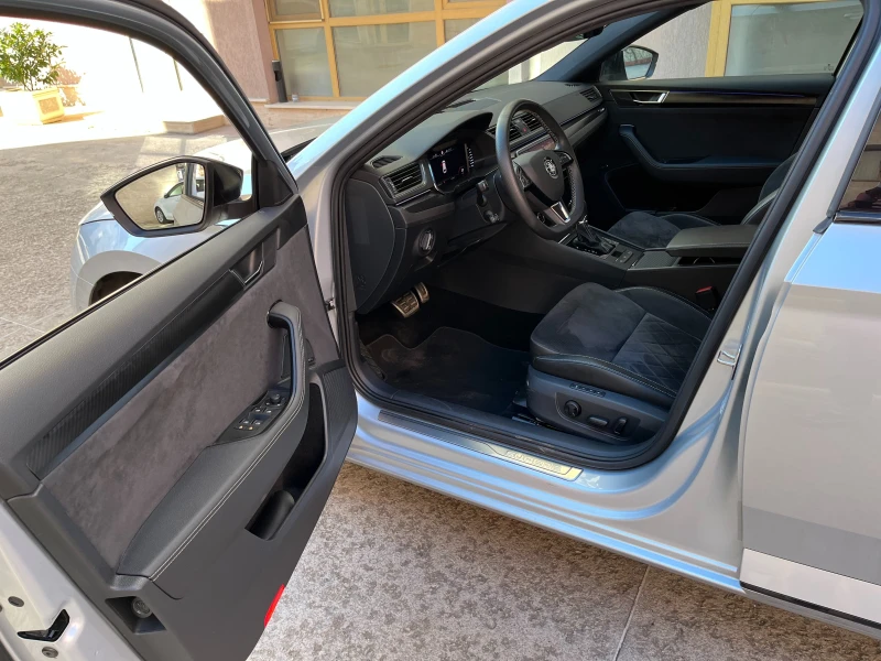 Skoda Superb 2.0 TSI Sportline 4x4, снимка 7 - Автомобили и джипове - 51857834