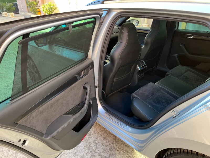 Skoda Superb 2.0 TSI Sportline 4x4, снимка 12 - Автомобили и джипове - 51857834