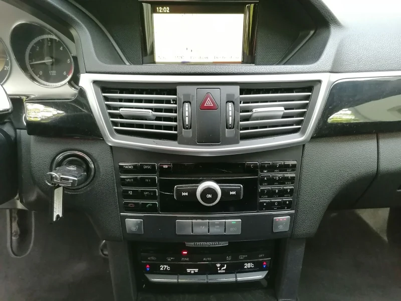 Mercedes-Benz E 250 BURMASTER FULL , снимка 10 - Автомобили и джипове - 52142577