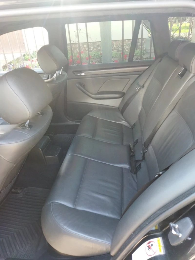 BMW 330, снимка 13 - Автомобили и джипове - 52890772