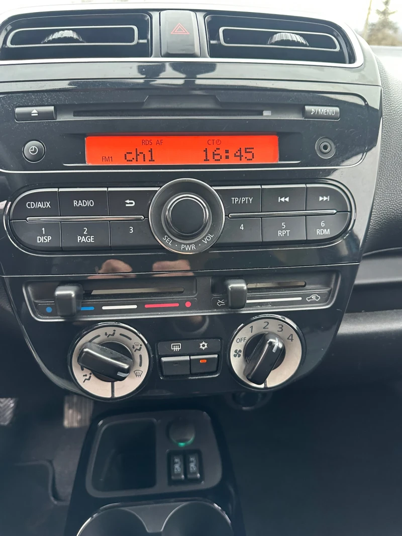 Mitsubishi Space star 1.2 2014г.  73 хил км !!!!!! Топ състояние, снимка 14 - Автомобили и джипове - 53400166