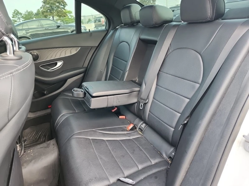 Mercedes-Benz C 300 * CARFAX * ЦЕНА ДО БГ, снимка 13 - Автомобили и джипове - 53443174