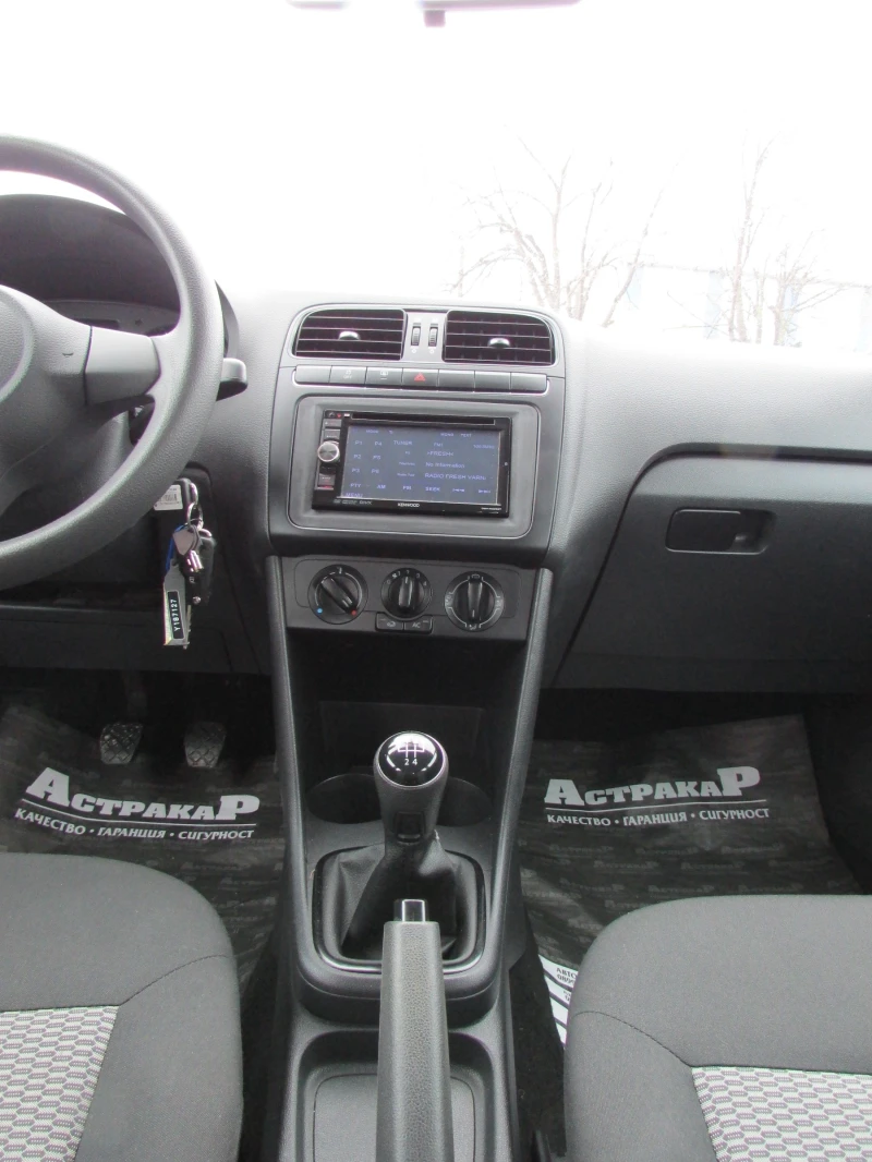 VW Polo 1.2i EURO5B, снимка 13 - Автомобили и джипове - 53574233