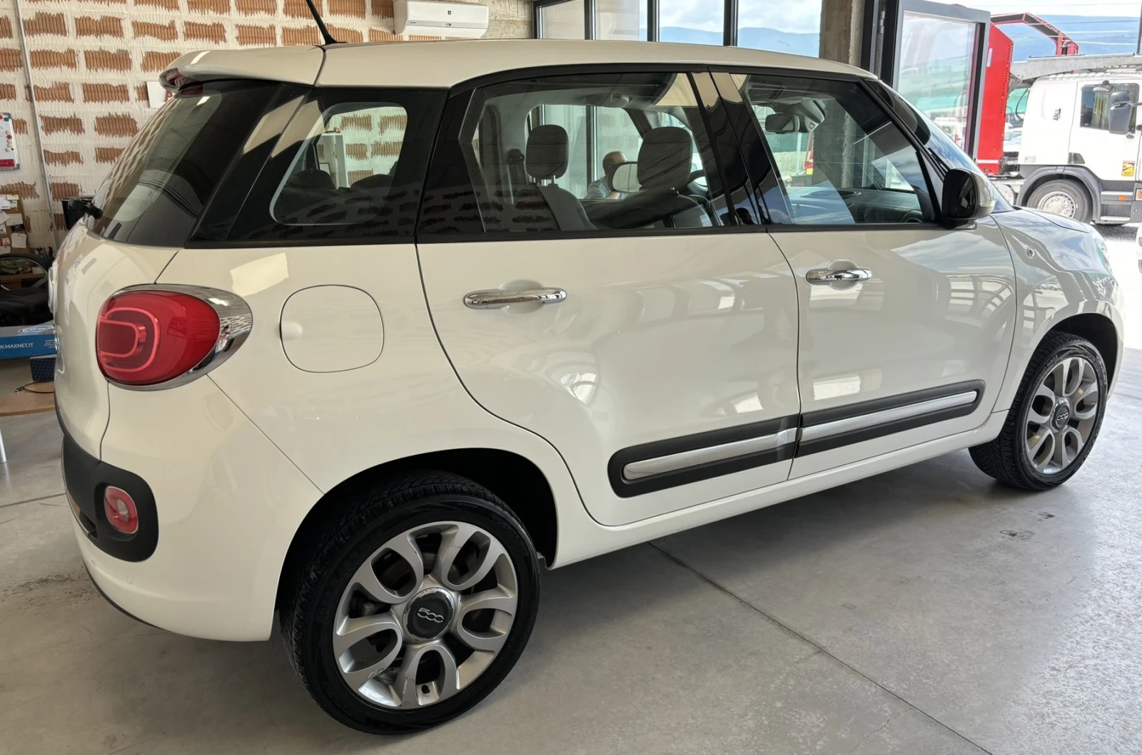 Fiat 500L 0.9 МЕТАН - изображение 4