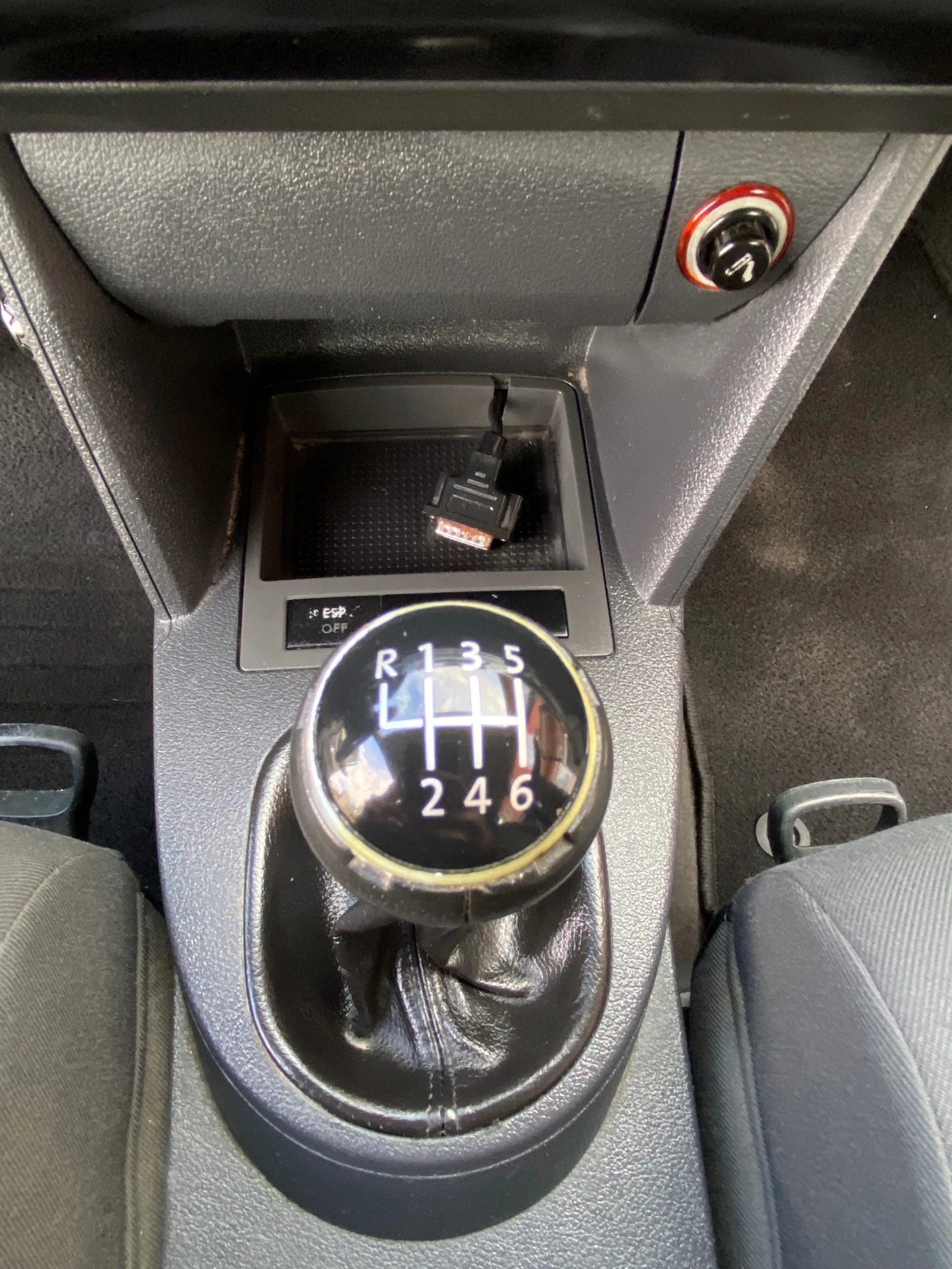 VW Touran 1.9TDI 105К.С. 7-МЕСТЕН - изображение 5