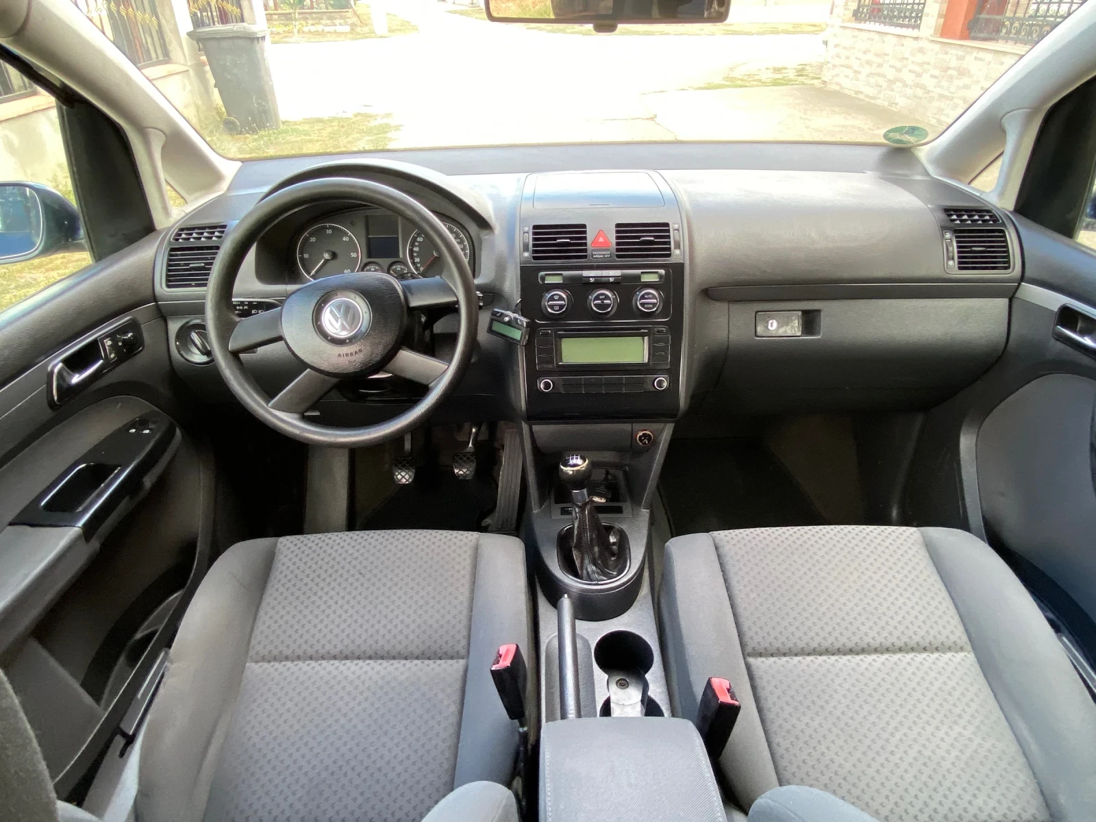 VW Touran 1.9TDI 105К.С. 7-МЕСТЕН - изображение 7