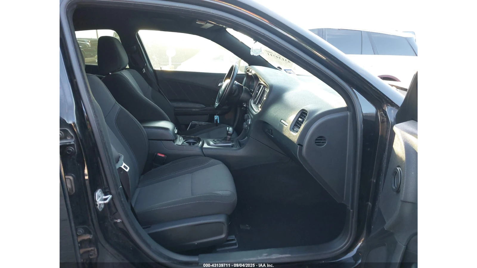 Dodge Charger SXT  - изображение 7