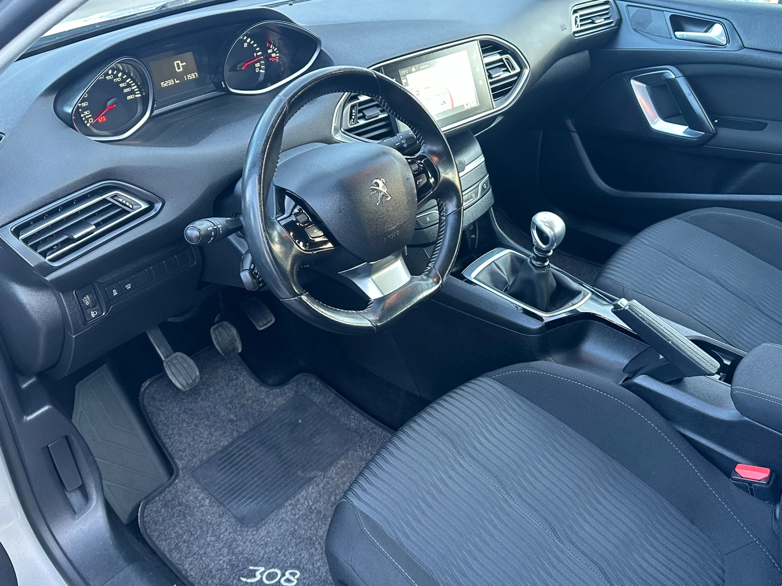 Peugeot 308 1.6HDI-120k.s-LED-NAVI-EURO6B-PDC-6ск.-2016г, снимка 8 - Автомобили и джипове - 53788203