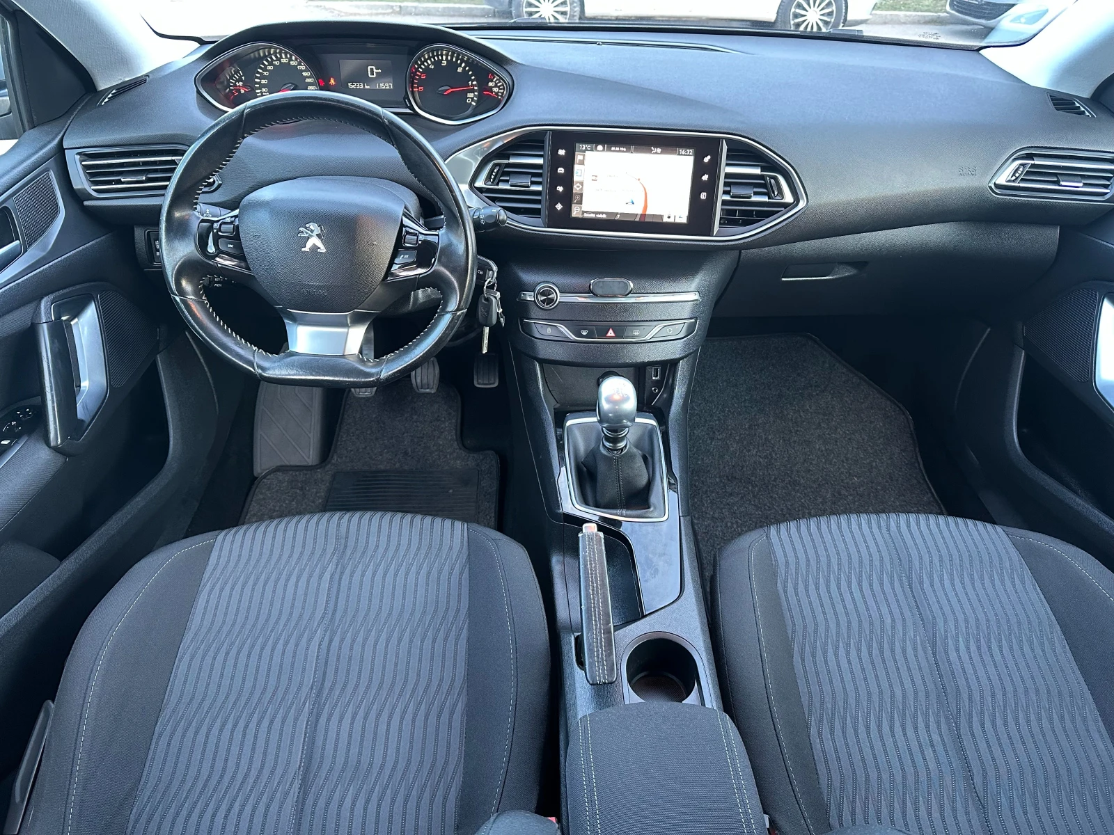 Peugeot 308 1.6HDI-120k.s-LED-NAVI-EURO6B-PDC-6ск.-2016г, снимка 11 - Автомобили и джипове - 53788203
