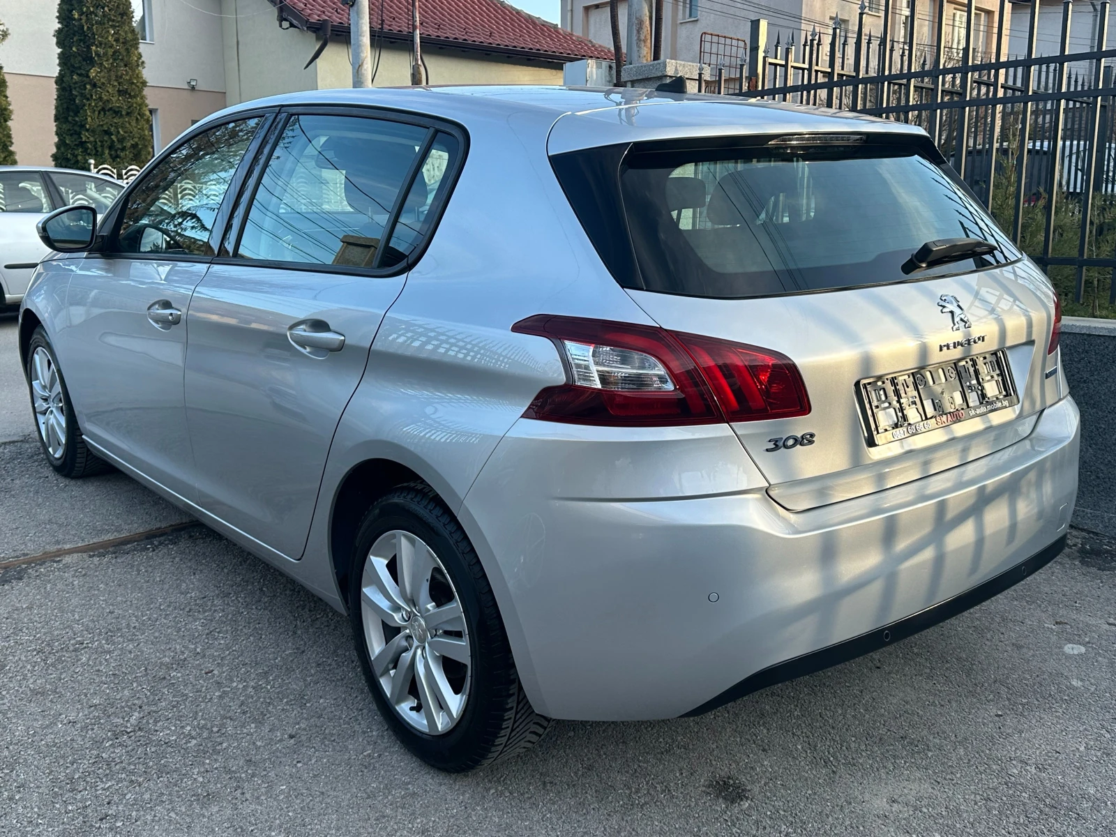 Peugeot 308 1.6HDI-120k.s-LED-NAVI-EURO6B-PDC-6ск.-2016г, снимка 4 - Автомобили и джипове - 53788203