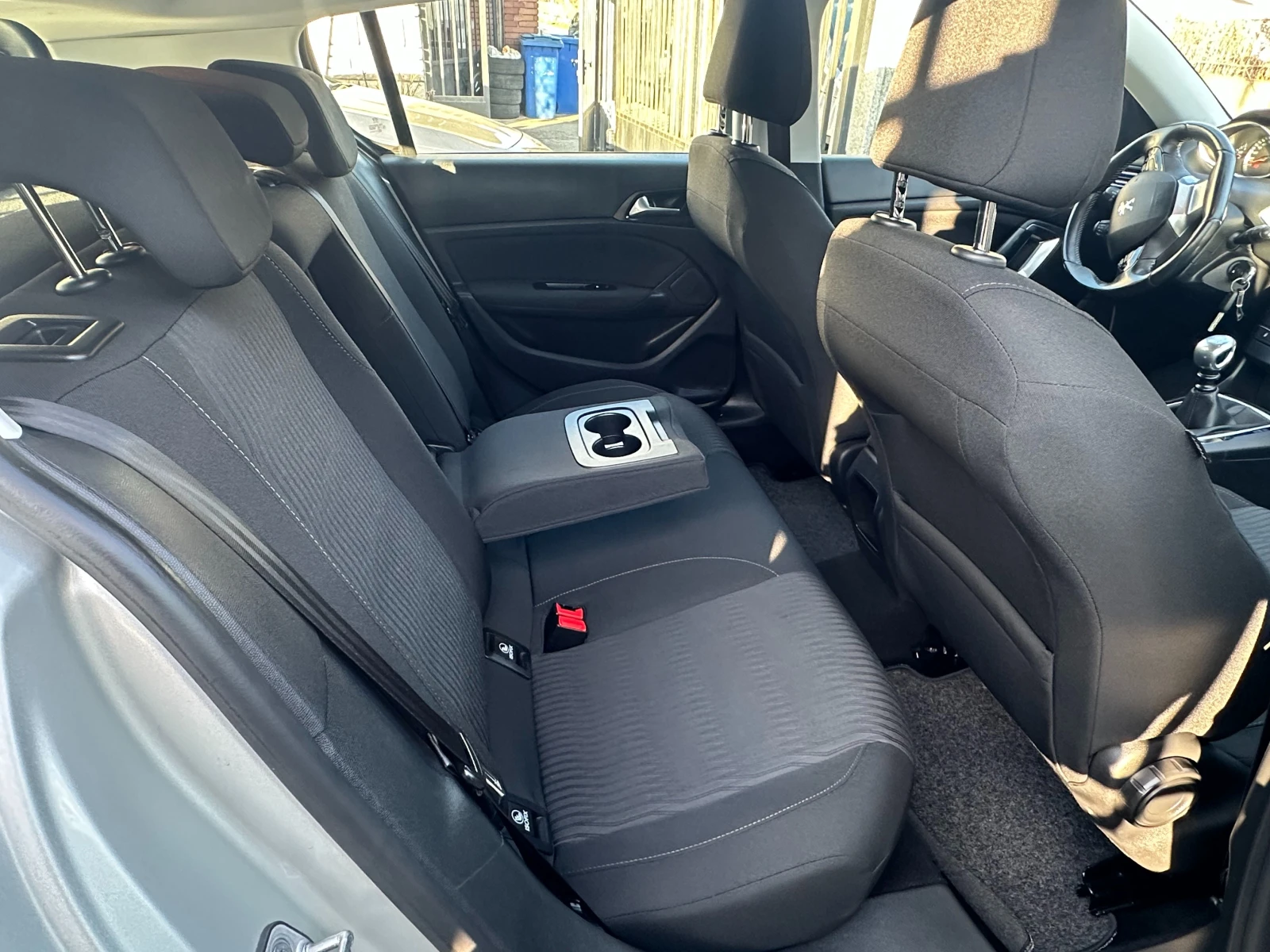 Peugeot 308 1.6HDI-120k.s-LED-NAVI-EURO6B-PDC-6ск.-2016г, снимка 12 - Автомобили и джипове - 53788203