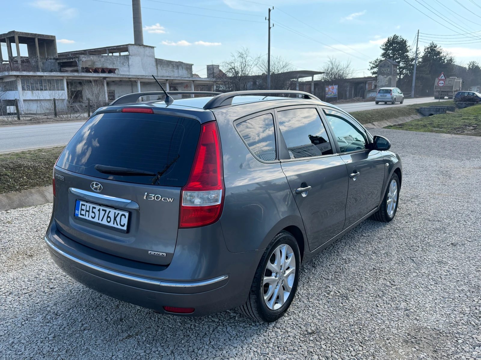 Hyundai I30 1.6CRDI 90кс. Навигация , снимка 5 - Автомобили и джипове - 53844080