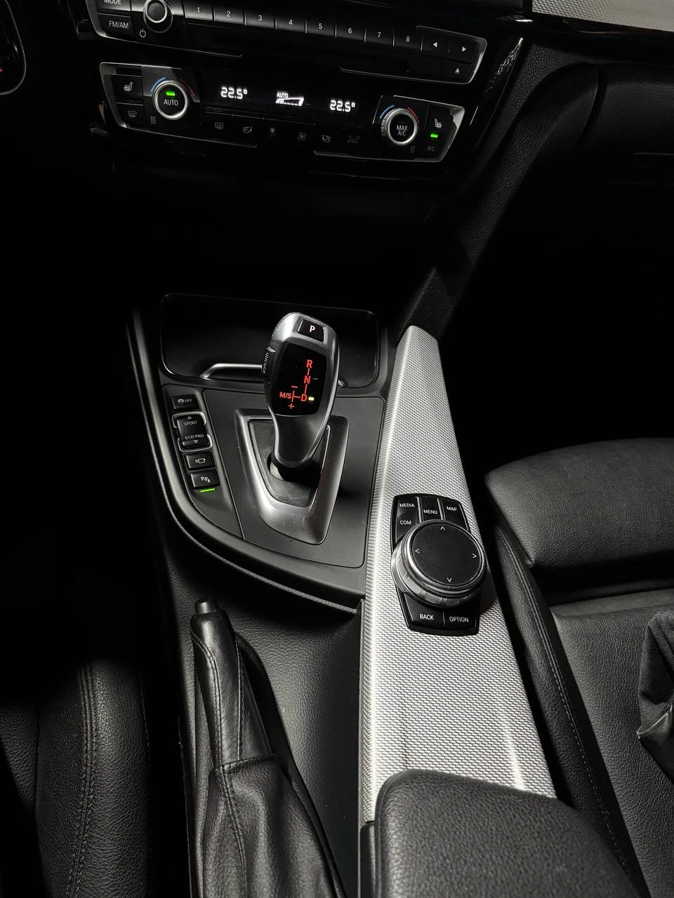 BMW 330, снимка 13 - Автомобили и джипове - 54526714
