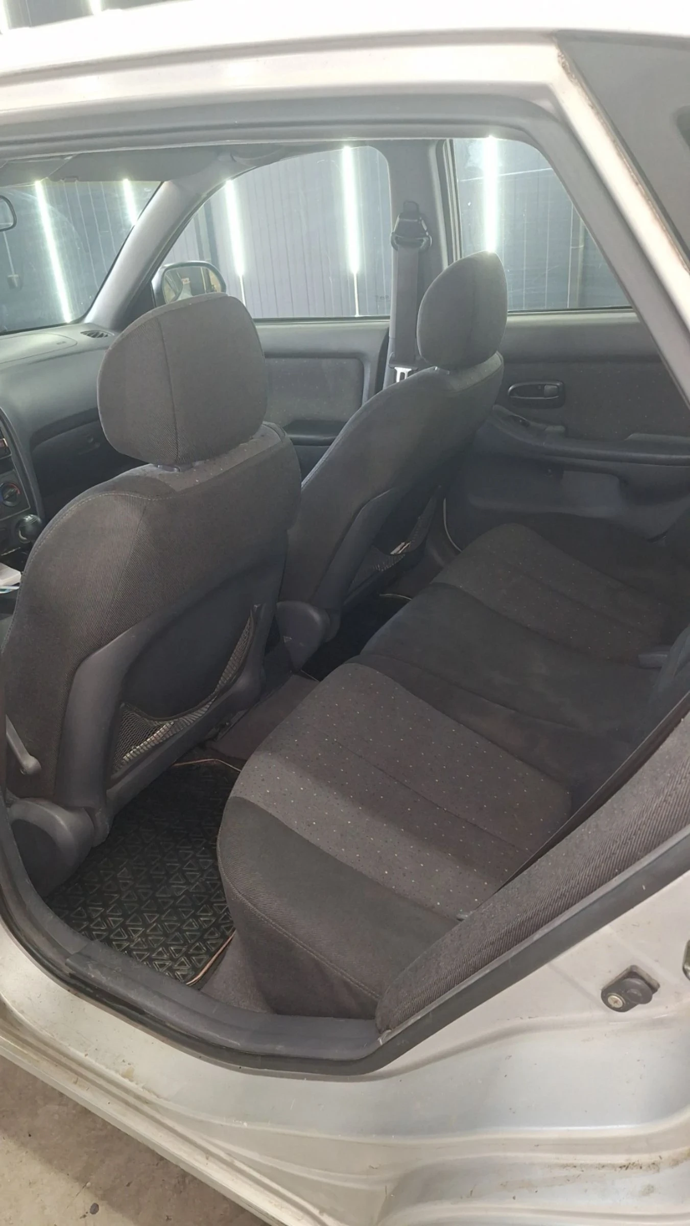 Hyundai Elantra 1.6 бензин /газ, снимка 10 - Автомобили и джипове - 54642255