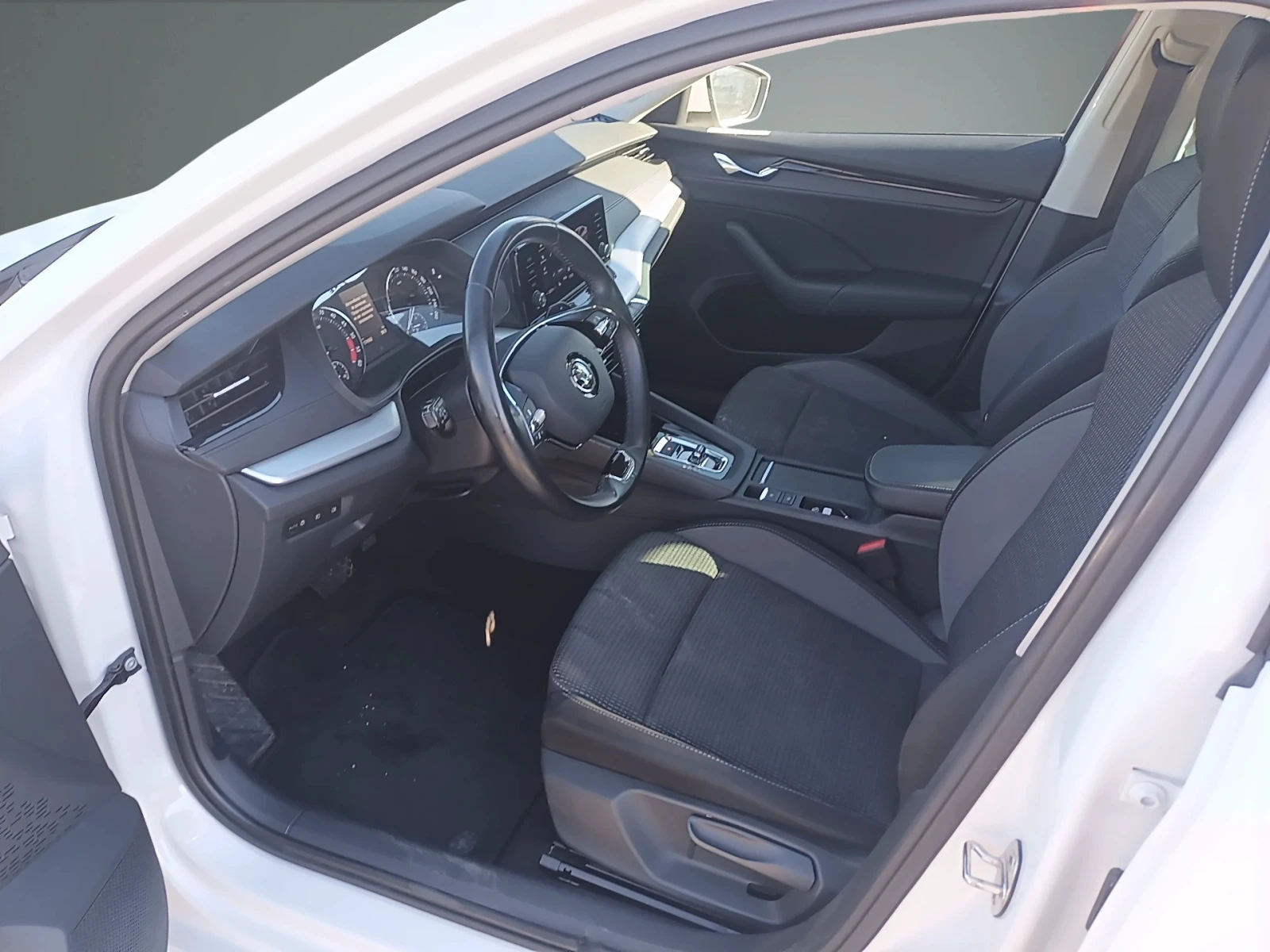 Skoda Octavia 2.0 TDI/7DSG, снимка 9 - Автомобили и джипове - 54846536