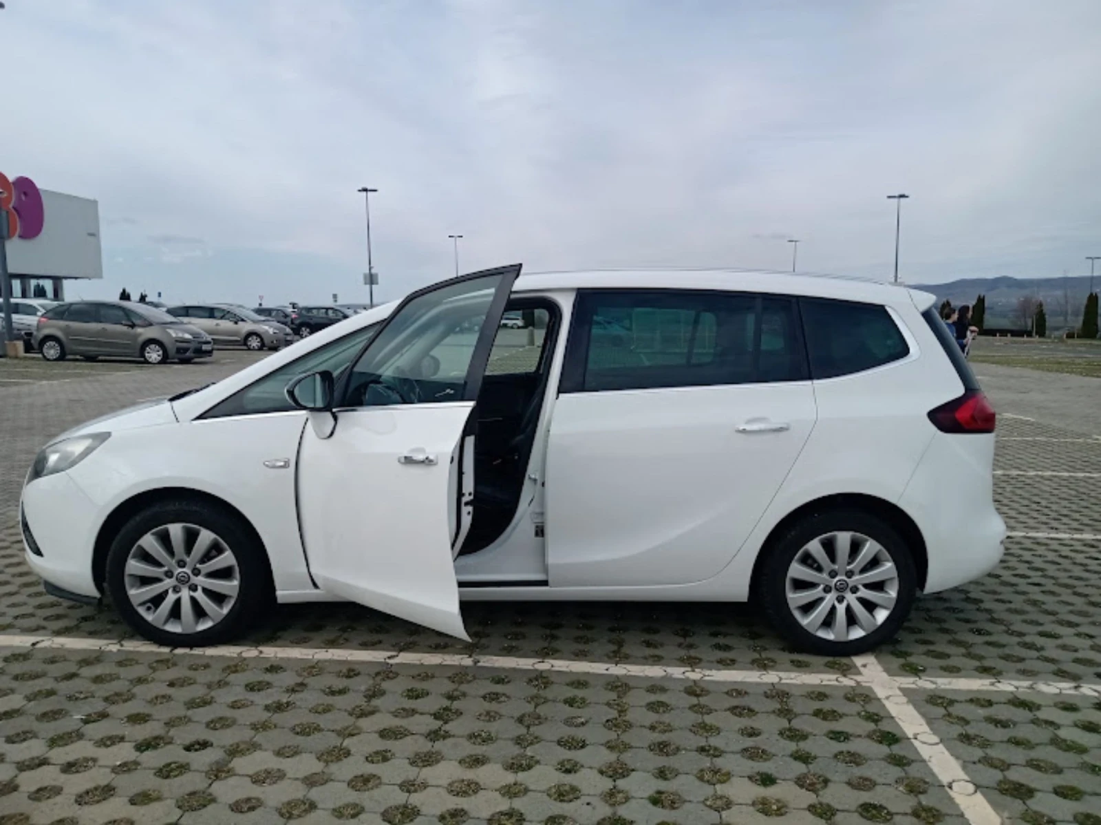 Opel Zafira, снимка 2 - Автомобили и джипове - 55367020