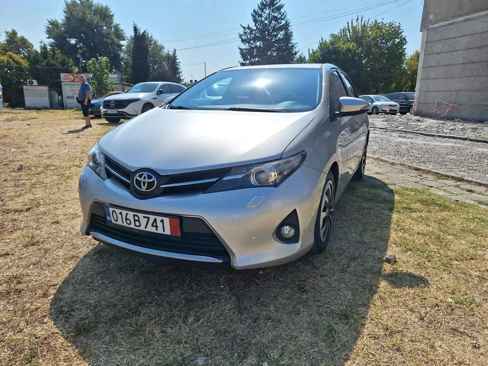 Toyota Auris 2.0d4d/Нави-Камера-Ксенон-6ск* , снимка 3 - Автомобили и джипове - 55650725