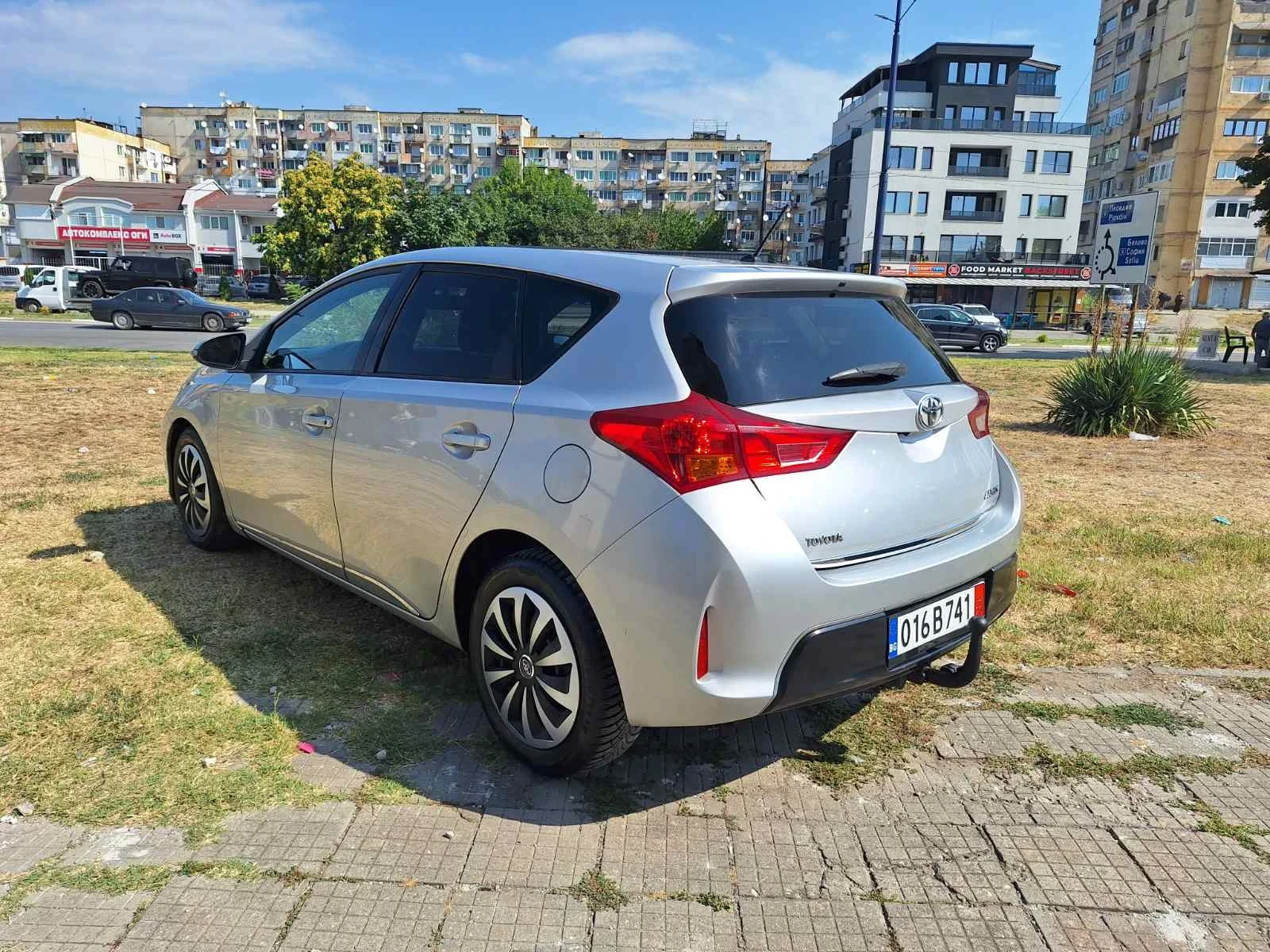 Toyota Auris 2.0d4d/Нави-Камера-Ксенон-6ск* , снимка 5 - Автомобили и джипове - 55650725