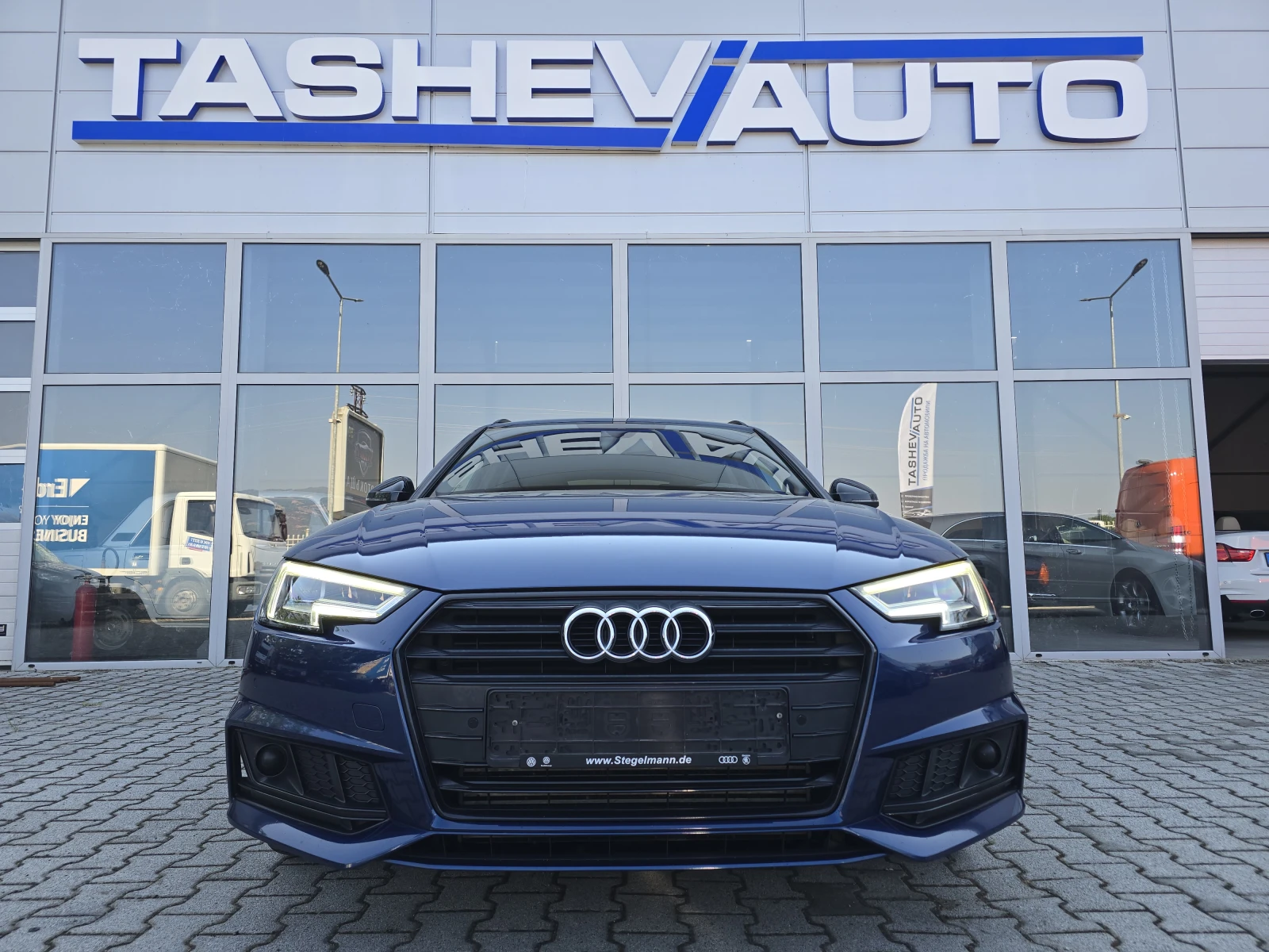 Audi A4 G-tron!! S-line!! Led!! Distronic!!, снимка 3 - Автомобили и джипове - 55965827