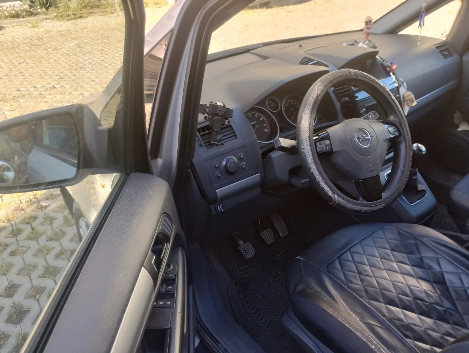 Opel Zafira, снимка 3 - Автомобили и джипове - 55999773