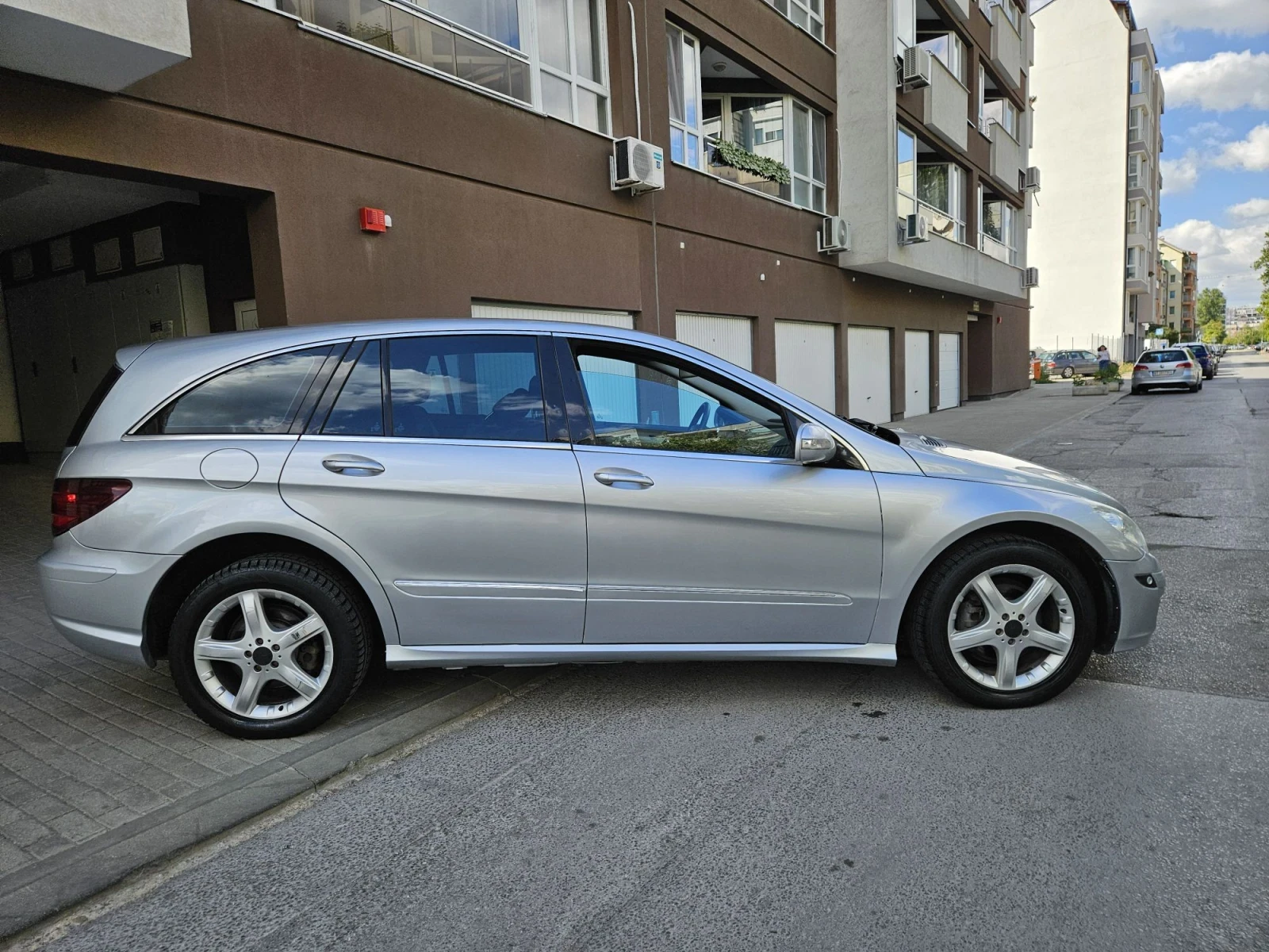 Mercedes-Benz R 320, снимка 4 - Автомобили и джипове - 56261886