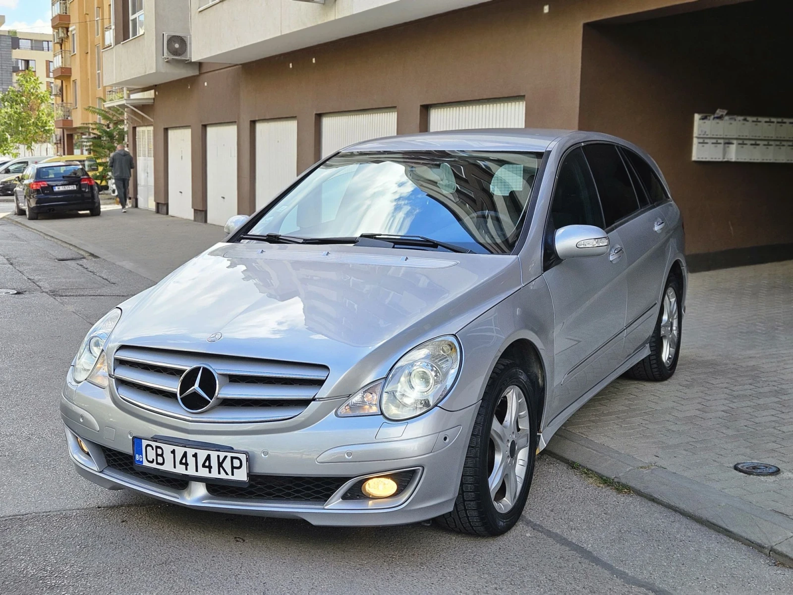 Mercedes-Benz R 320
