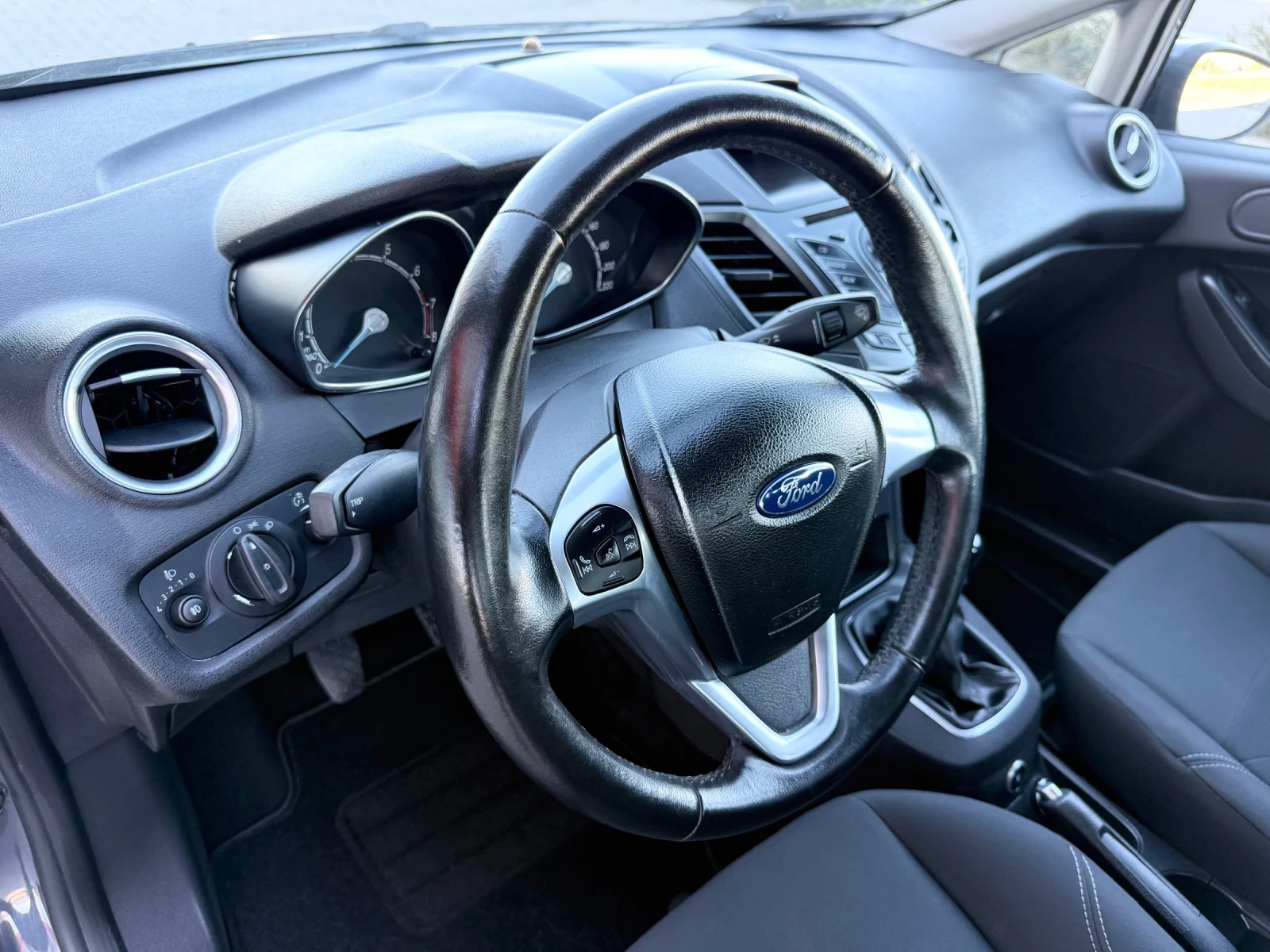 Ford Fiesta 1.4i LPG / FACELIFT / BLUETOOTH , снимка 10 - Автомобили и джипове - 56376655
