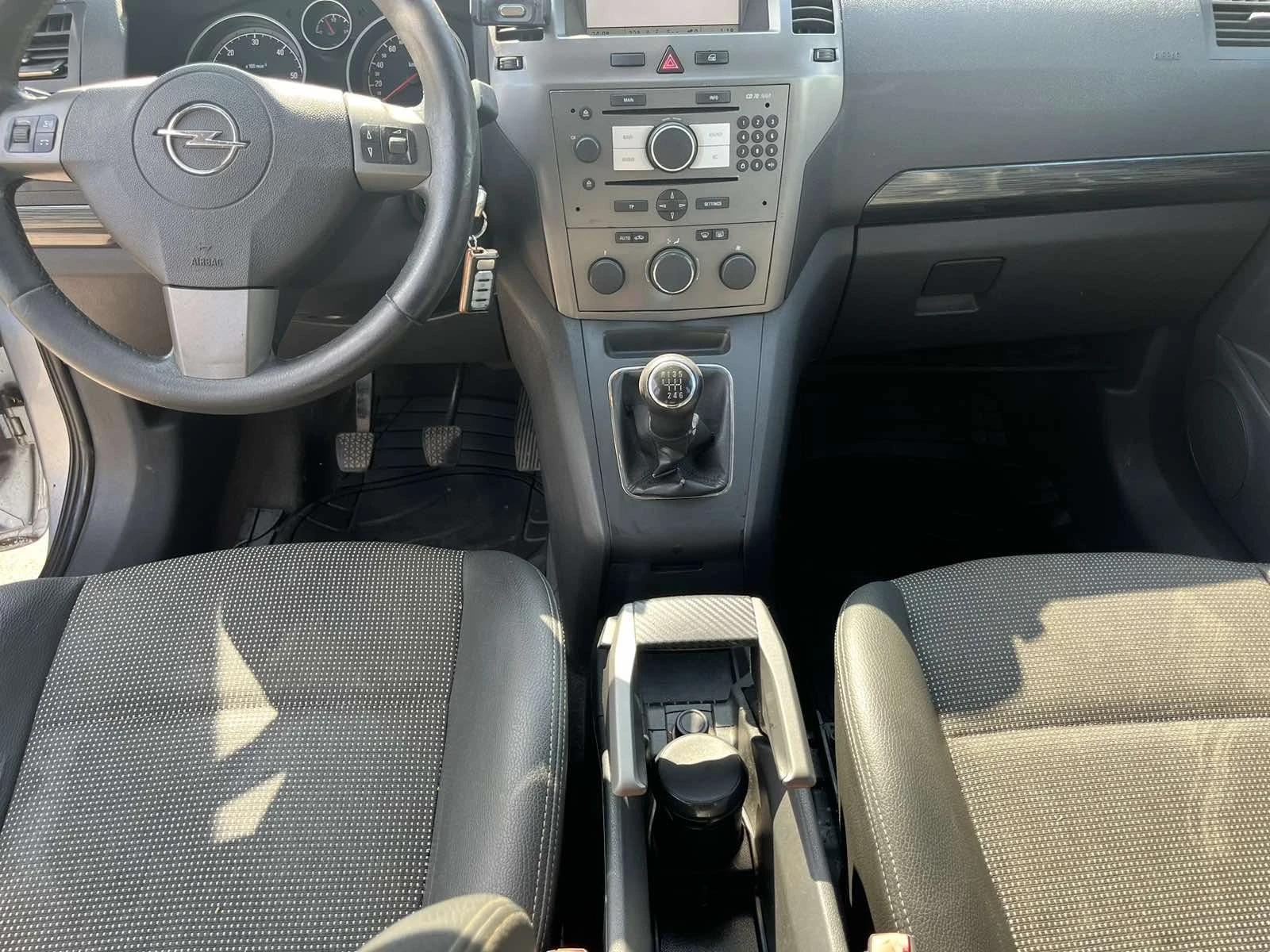 Opel Zafira, снимка 11 - Автомобили и джипове - 56713839