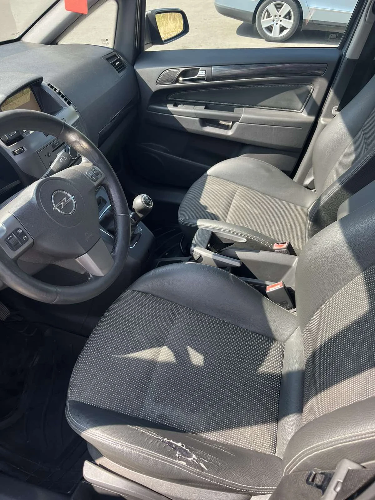 Opel Zafira, снимка 10 - Автомобили и джипове - 56713839