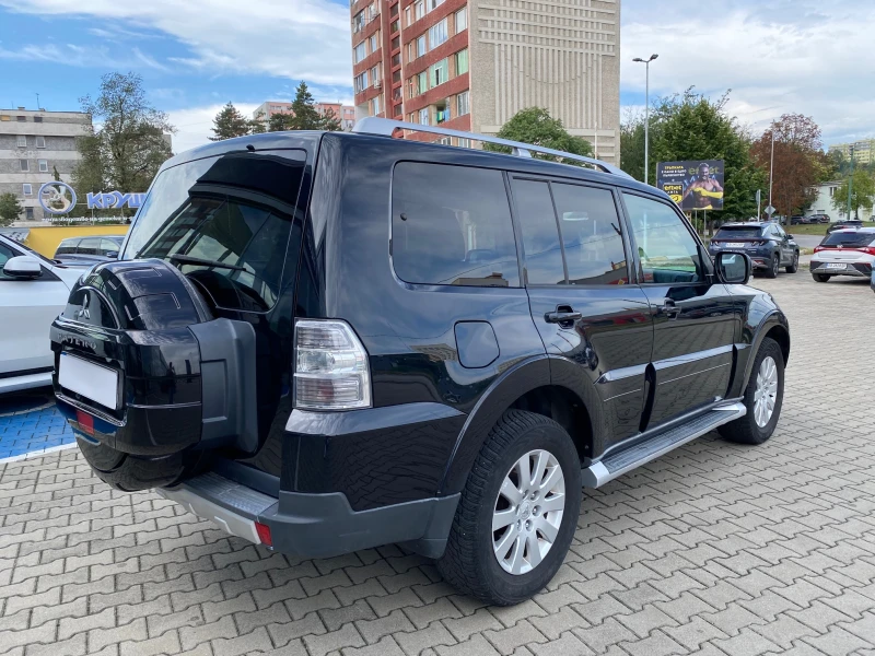 Mitsubishi Pajero, снимка 5 - Автомобили и джипове - 47226590