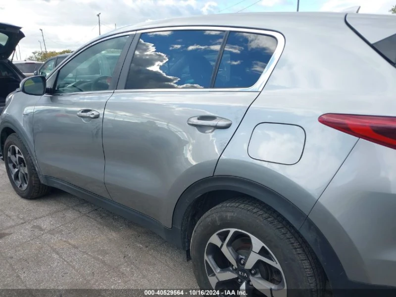 Kia Sportage LX, снимка 14 - Автомобили и джипове - 47832418