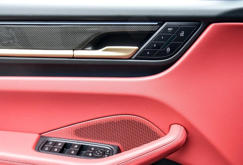 Porsche Macan TURBO/ELECTRIC/SPORT CHRO/CARBON/BOSE/PANO/MATRIX/, снимка 6 - Автомобили и джипове - 50810759