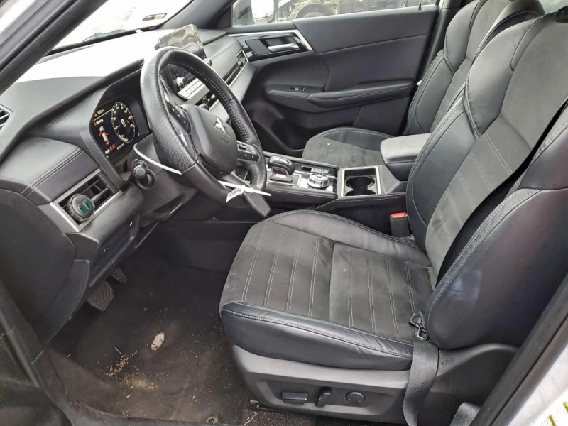 Mitsubishi Outlander 2.5l Se, снимка 7 - Автомобили и джипове - 53342244