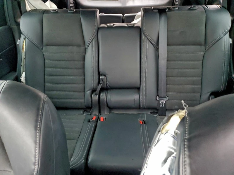 Mitsubishi Outlander 2.5l Se, снимка 10 - Автомобили и джипове - 53342244