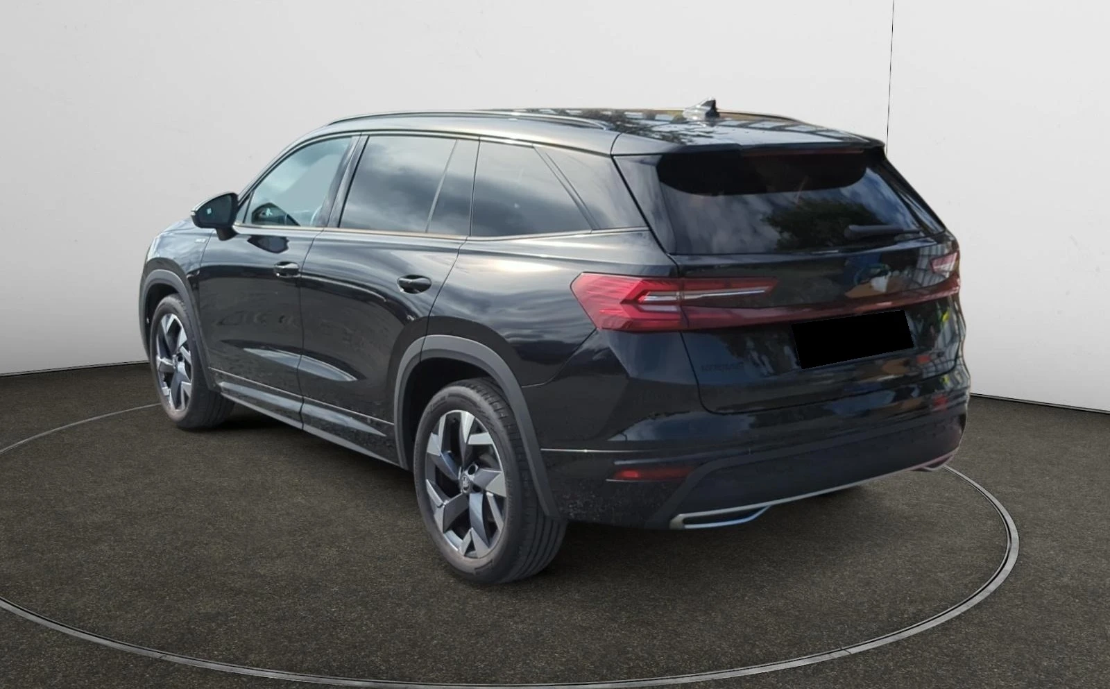Skoda Kodiaq 2.0TDI* SPORTLINE* NAVI* MATRIX* PANO* DISTR* KEYL - изображение 4