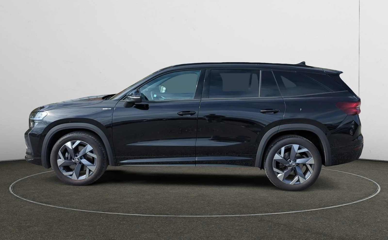 Skoda Kodiaq 2.0TDI* SPORTLINE* NAVI* MATRIX* PANO* DISTR* KEYL - изображение 5