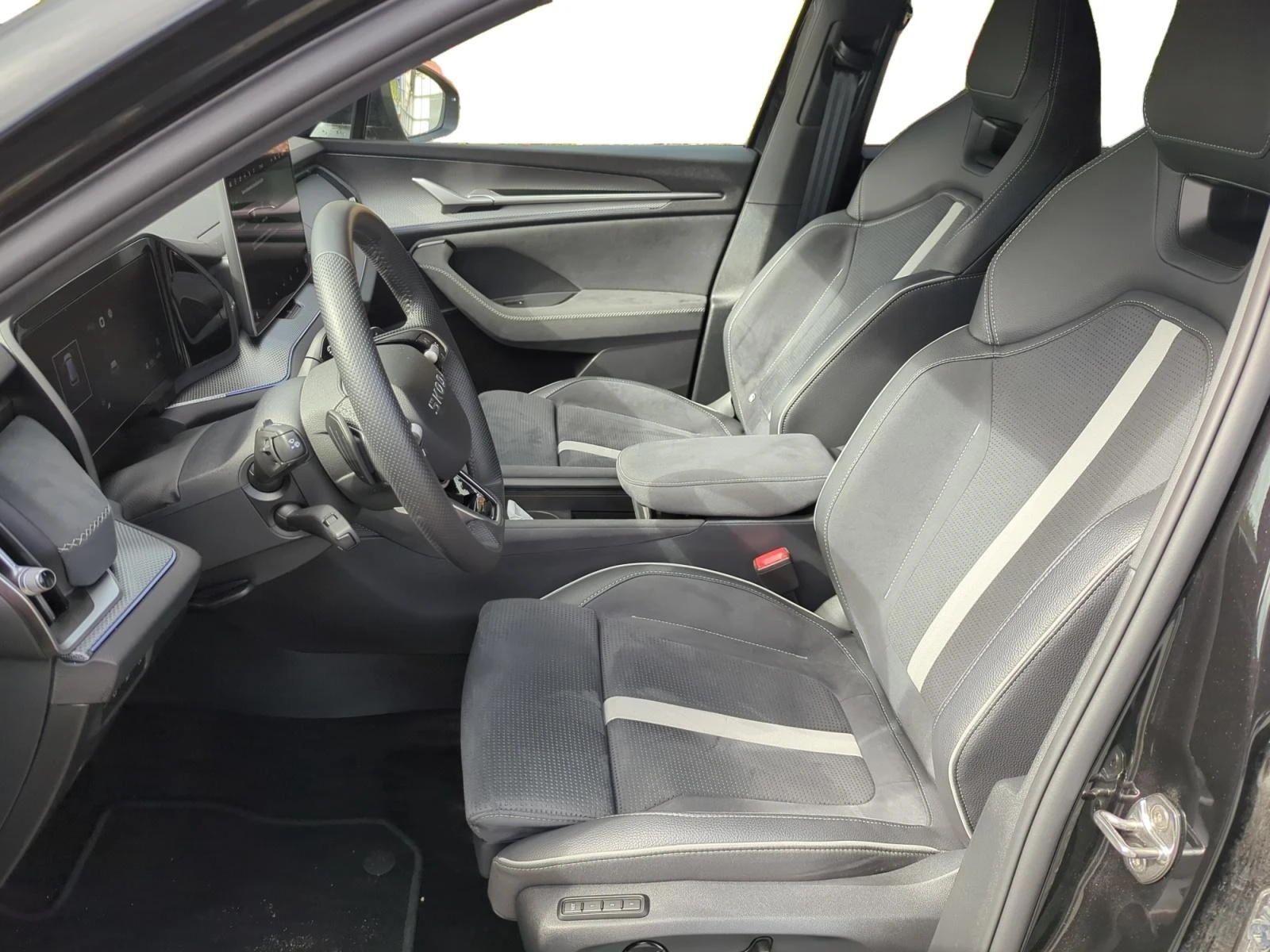 Skoda Kodiaq 2.0TDI* SPORTLINE* NAVI* MATRIX* PANO* DISTR* KEYL - изображение 6