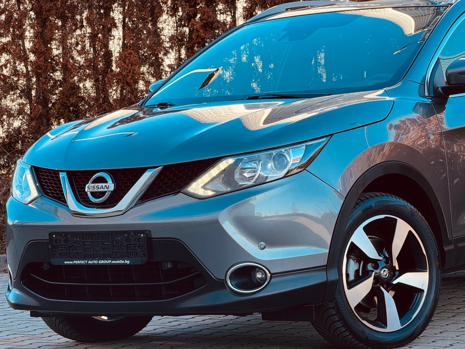 Nissan Qashqai TEKNA-ПАНОРАМА-КОЖА-ПОДГРЕВ-KEYLESS-КАМЕРА-УНИКАТ - изображение 2