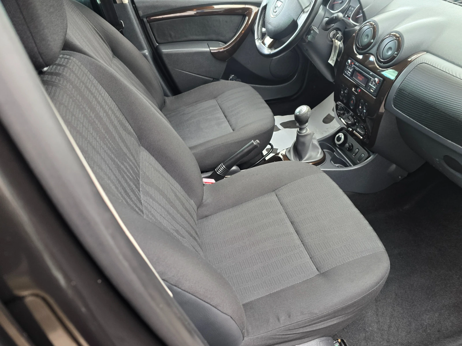 Dacia Duster 1.5DCi-4x4= 136000km., снимка 11 - Автомобили и джипове - 53878604